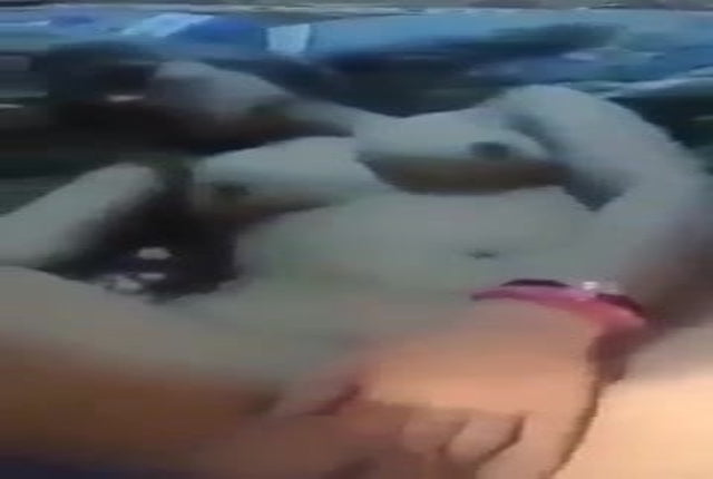 عراقية شرموطة راكبة على زبه نط سكس عراقي