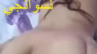 شرموطه مصريه بتتناك خلفي بمزاج وكلام ناااار